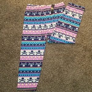 Skull and crossbones capri leggings